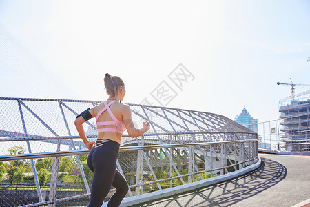 运动美女健身跑步图片
