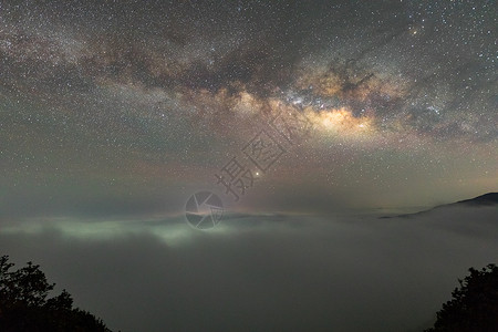 乌蒙大草原星空图片