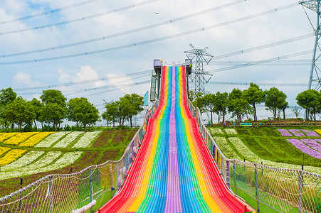 公园滑梯五彩滑道游玩设施背景