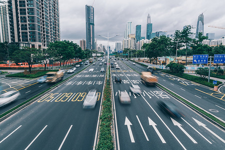 汽车出行方式滨河大道背景