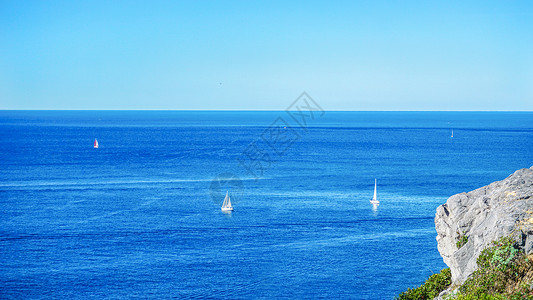 海上帆船水彩画欧洲夏日海上风光背景