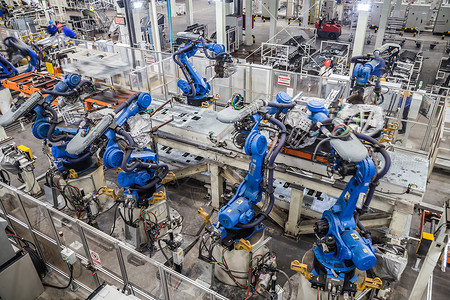 汽车生产车间机器人在焊接汽车工厂高清图片素材