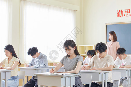 学生考试场景亚洲人高清图片素材