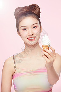 可爱美女手拿冰淇淋亚洲人高清图片素材