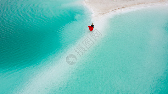 青海旅行海报大柴旦翡翠湖背景