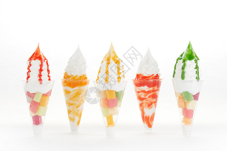 多种口味水果圣代冰淇淋背景图片