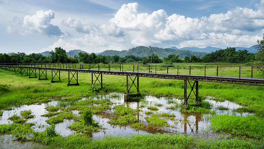 泰国攀牙湾地标历史铁桥遗存高清图片素材