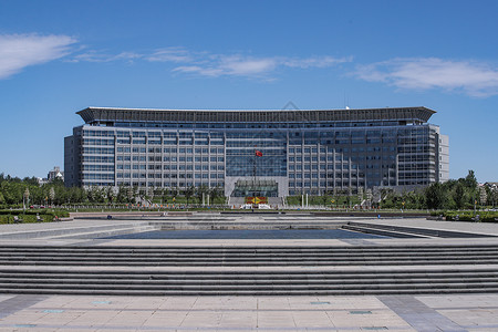 新疆克拉玛依市政府大楼广场高清图片