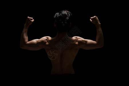 背部训练健身男性背部肌肉展示背景