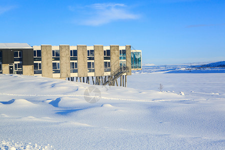 冰岛北部网红地标冒险酒店侧面白昼景观高清图片