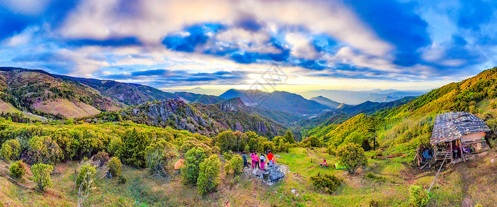 登山徒步旅游图片