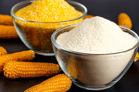 玉米碴子面粉和玉米粉背景
