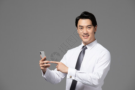 商务男性拿手机图片