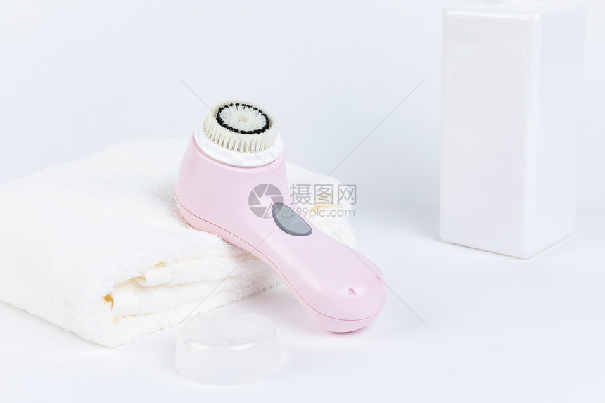 粉色洗脸仪图片