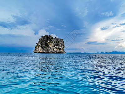 夏日海岛游泰国甲米兰塔五岛之一背景