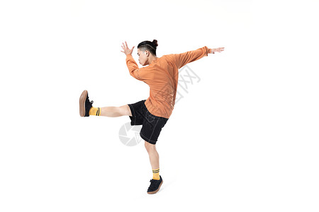 年轻街舞男生freestyle高清图片