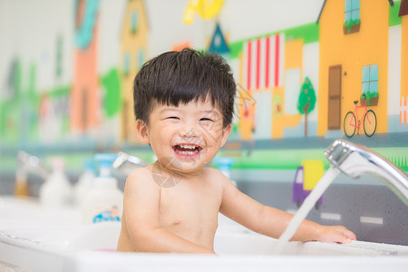 婴幼儿宝宝洗澡图片