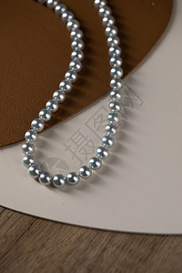 银色项链天然稀有银色珍珠项链背景