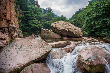 九蒸九晒青岛崂山北九水风景区背景