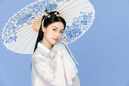 中国风古装汉服美女撑伞图片素材