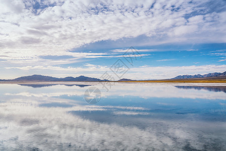 青海翡翠湖风光背景图片