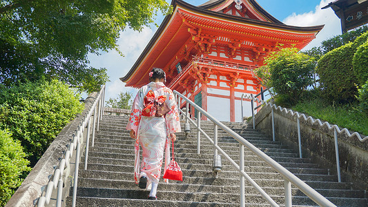 和风小碎花京都清水寺和服女孩背景