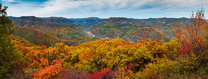 照金香山秋景图片