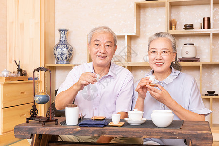 老年夫妇茶室品茶喝茶茶道高清图片素材