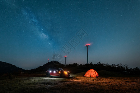 汽车星空横贯夜空的璀璨银河背景