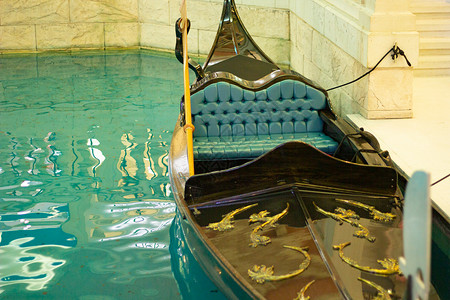 水上漂浮的人澳门威尼斯人的贡多拉背景