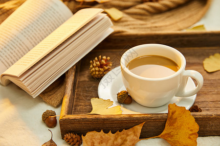 楓葉咖啡与书背景