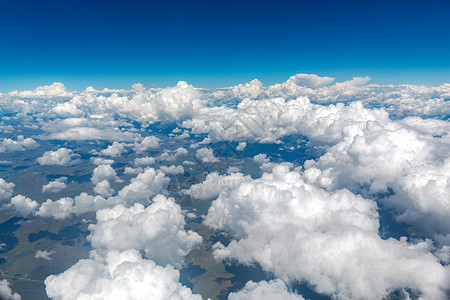 西藏高空上的云朵图片