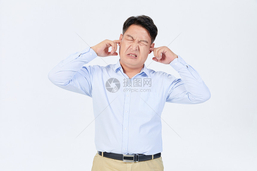 中年男性听力下降图片