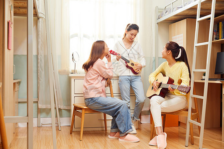 女拿吉他素材女学生宿舍弹吉他唱歌背景