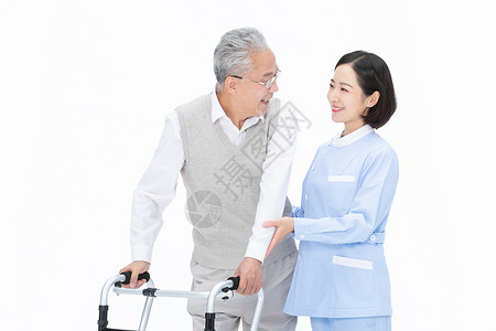护士搀扶老人散步行动不便的人双人模特高清图片素材
