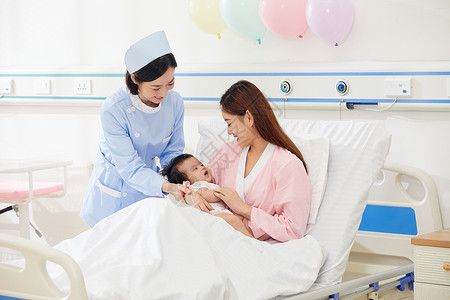 母亲和孩子形象高档月子中心护理和母子形象背景