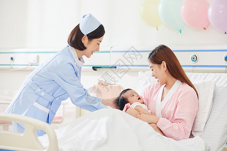 高档月子中心护工照顾母婴母亲高清图片素材