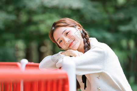 卖萌俏皮女生俏皮可爱清新美女背景