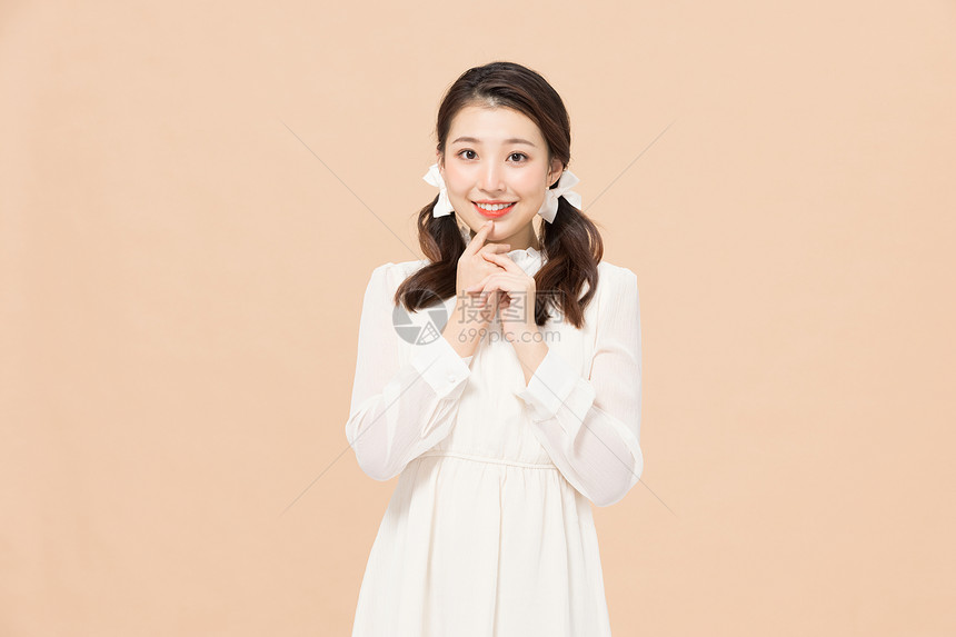 韩系装扮双马尾青春可爱少女图片