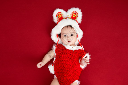 新年装扮的可爱婴儿天真高清图片素材