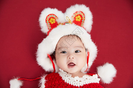 新年春节装扮的可爱婴儿高清图片