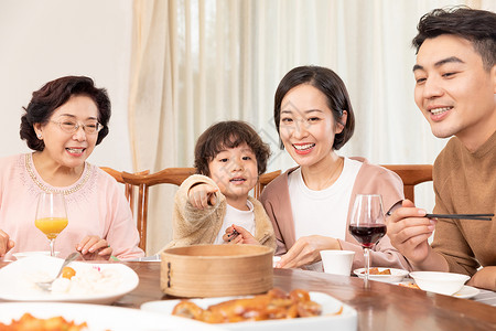 幸福家庭吃团圆饭过年高清图片素材
