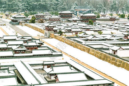 西安大明宫遗址公园雪景图片