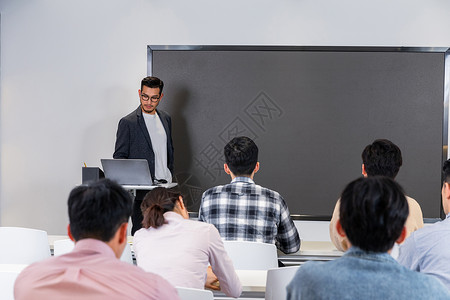 成人教育学院教师讲课考研高清图片素材