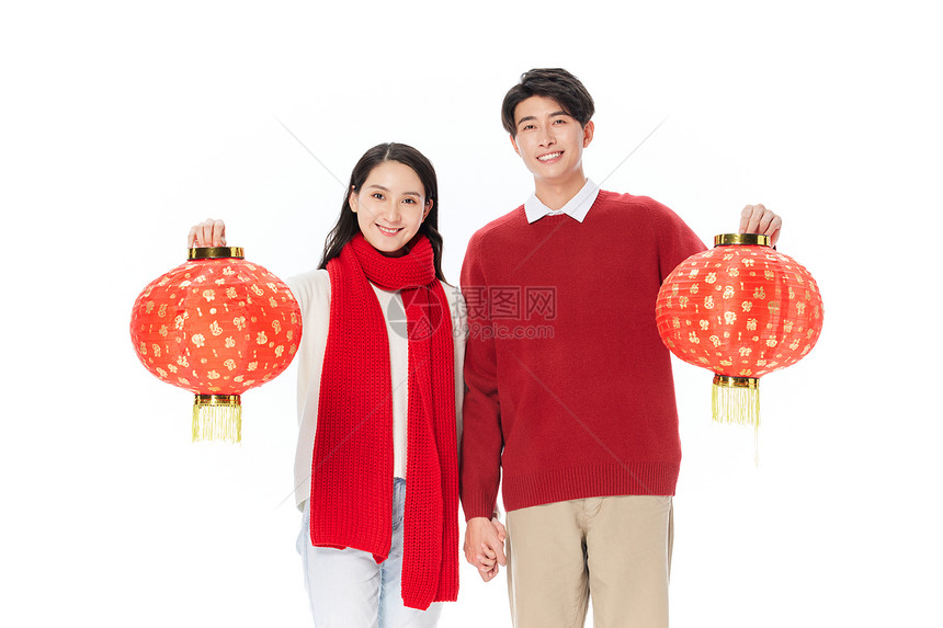 青年夫妻提灯笼过新年图片
