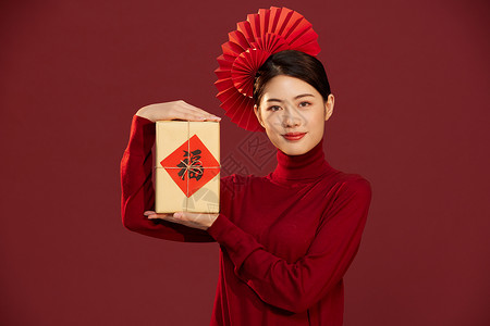 新年春节中国风国潮美女送礼物图片