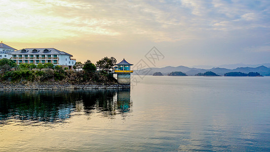 黄昏世界旅行傍晚千岛湖水库的风光背景