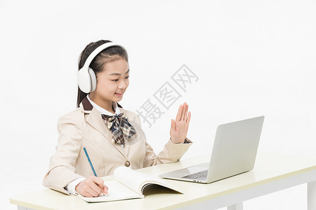打招呼小女孩上网课的学生通过电脑打招呼背景