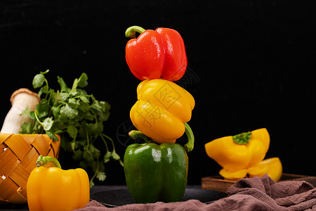 新鲜的彩椒红椒甜椒高清图片