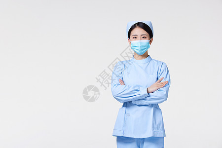 戴口罩的护士双手抱胸图片